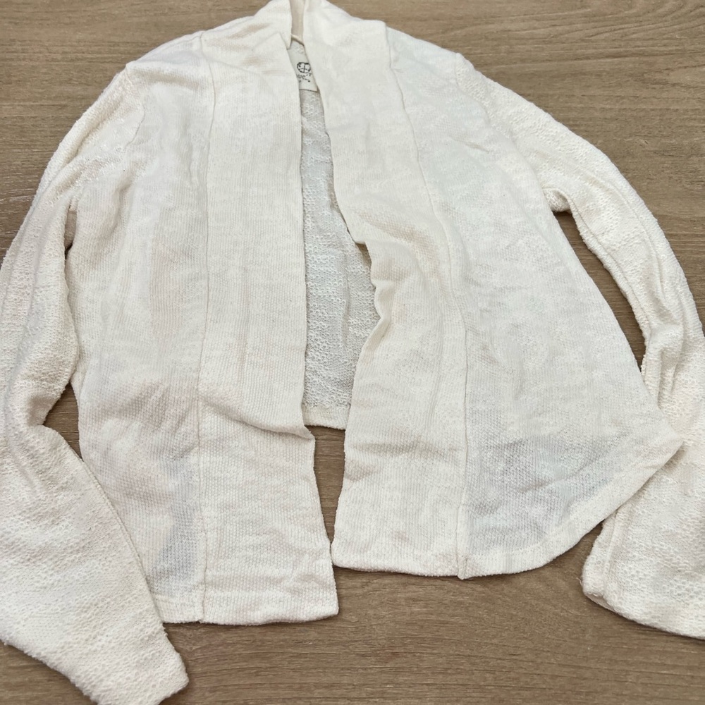 threads 4 thought cream Cardigan size small